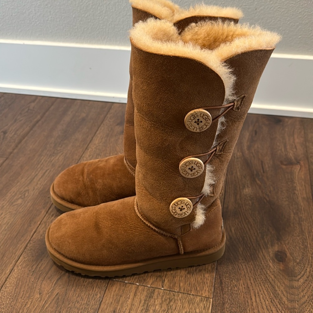 Ugg 3 button boots!